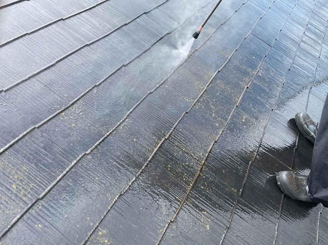 スレート屋根の高圧洗浄2