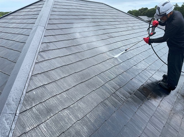 スレート屋根の高圧洗浄3