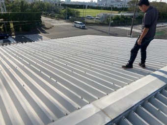 倉庫屋根葺き替え工事
