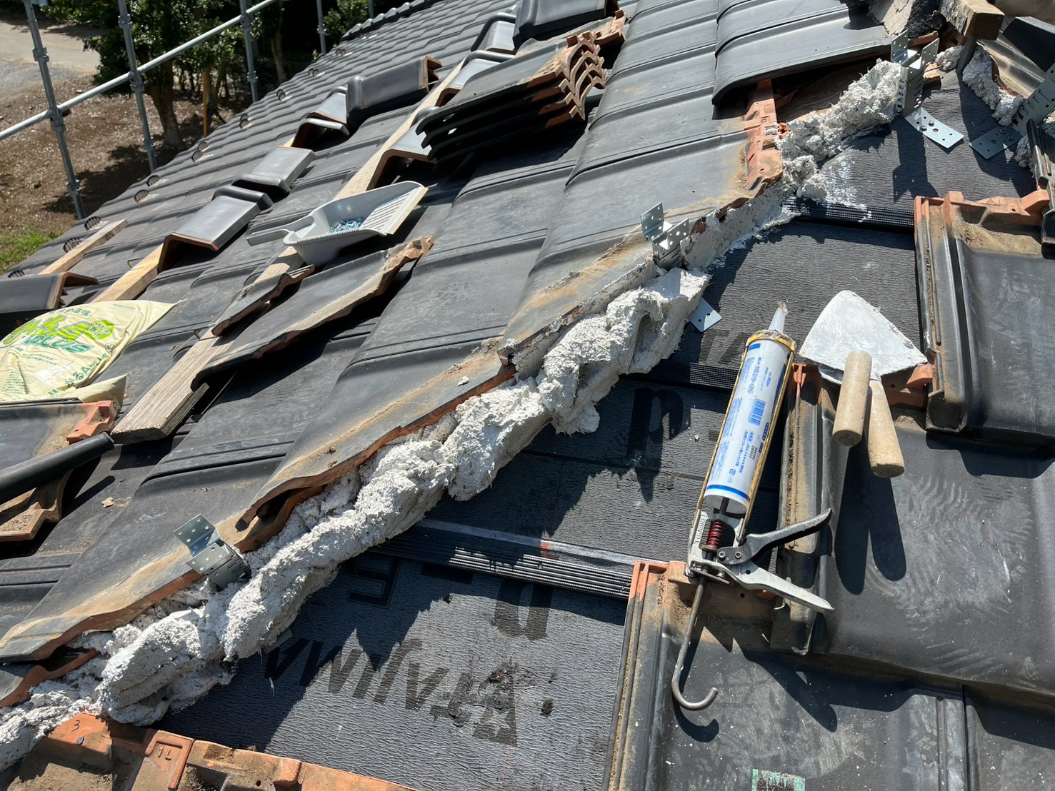 阿見町　南蛮漆喰充填作業の様子2（全体）